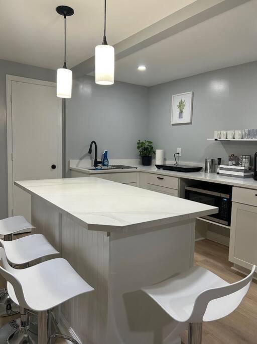 Comfy Lower Lvl Apt With Jetted Tub Near Uptown And Unc Charlotte Extérieur photo