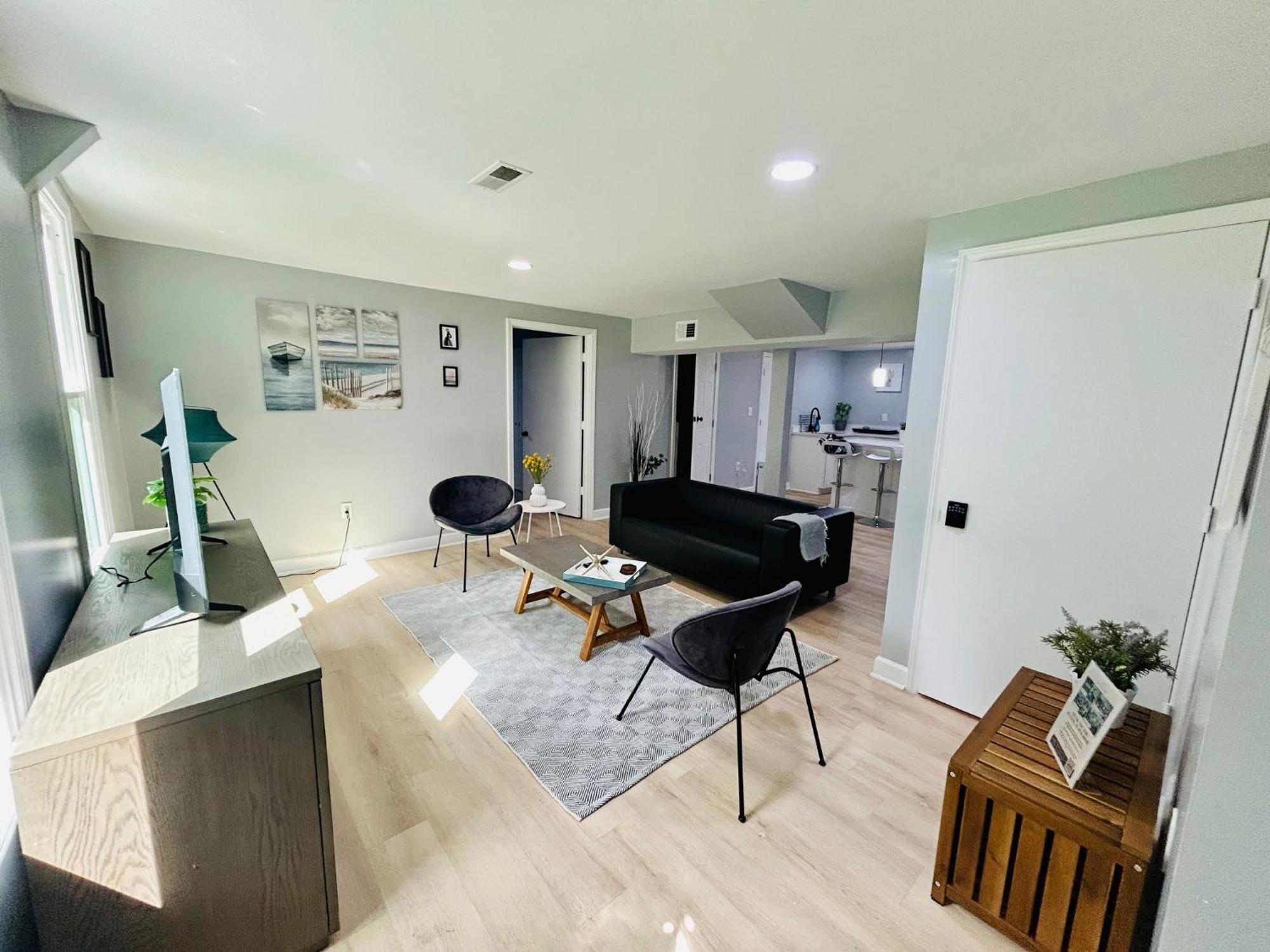 Comfy Lower Lvl Apt With Jetted Tub Near Uptown And Unc Charlotte Extérieur photo